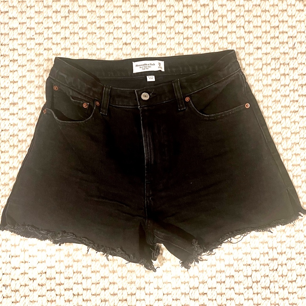 Abercrombie & Fitch 4” Mom Shorts - High Rise, Curve Love (black denim)
